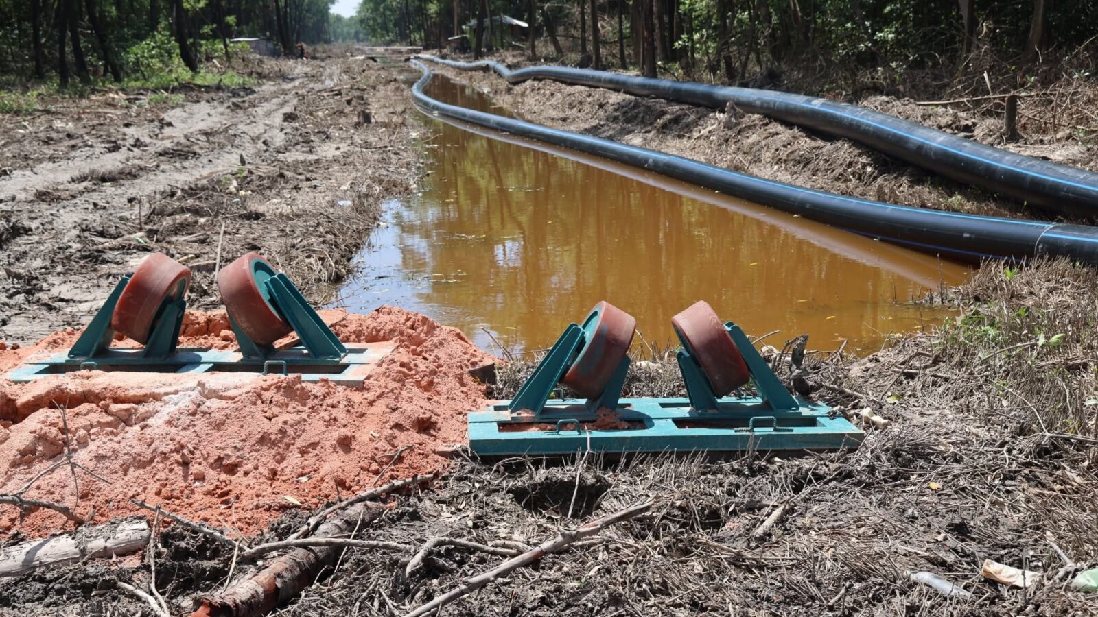 laying cable